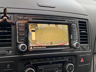 Pro našeho partnera @autoservis_kasarna_most doděláná couvací kamera do vozu VW Transporter T5 k originálnímu autorádiu...