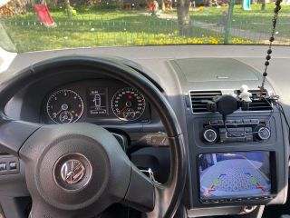 Montáž autorádia a FULLHD couvací kamery do VW TOURAN. Bezdrátový Carplay i Android Auto.