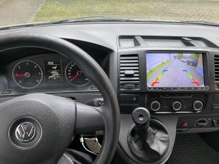 Montáž autorádia do vozu VW T5/T6 s couvací kamerou ve FullHD rozlišení, bezdrátový Carplay i Android Auto